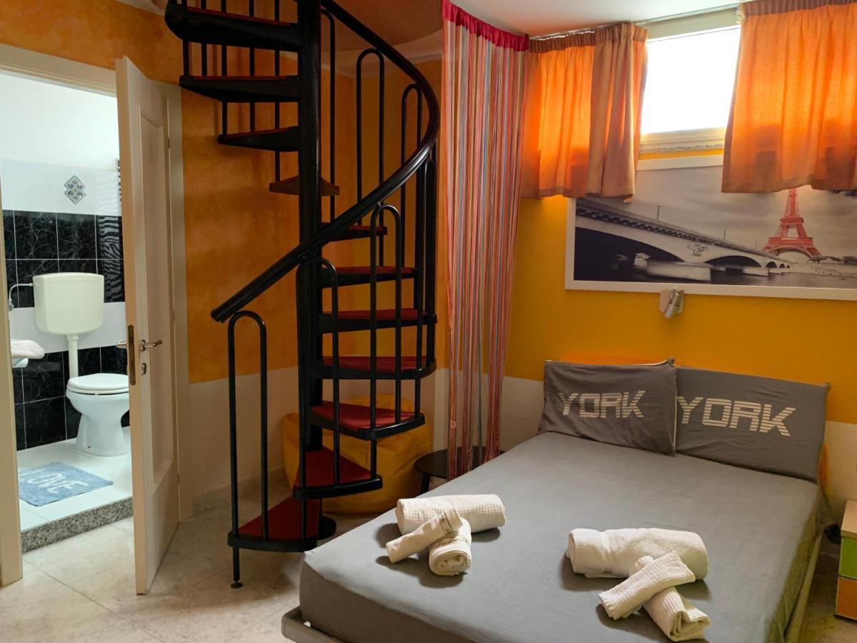 Hotel Chez Babette à Quartu SantʼElena Extérieur photo